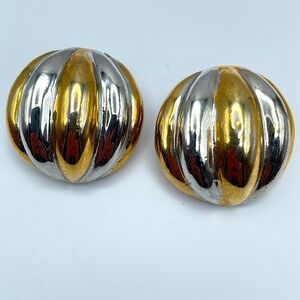 Vintage Glamour Two-Tone Classic Fashion Engraved Ribbed Button Clip-On Earrings